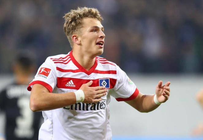  基尔高士丁定位球配合默契，角球战术收获颇丰  